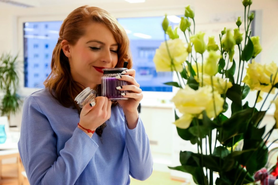 F&F HOME IN SHOWROOM