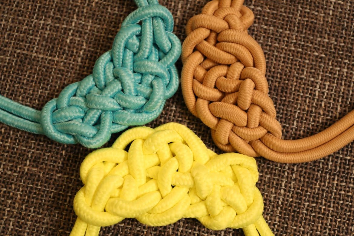 CHRISTMAS TRIPLE GIVEAWAY